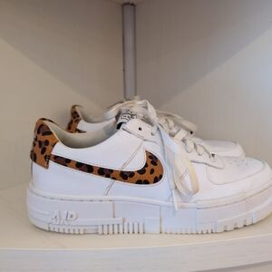 Nike Air Force 1 Pixel SE Women's White Leopard Sneakers CV8481-100 Size 9.5
